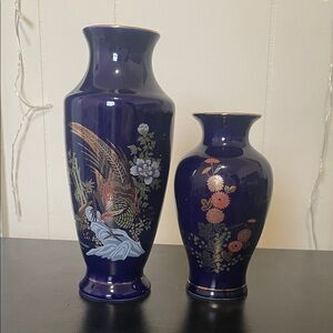 Elegant Floral Design Vases in Blue and Gold
